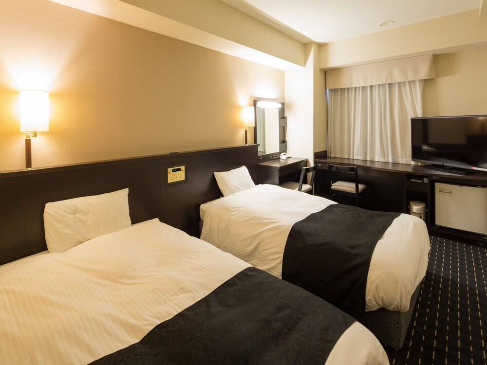 Apa Hotel Niigata Tsubamesanjo Ekimae Exteriör bild
