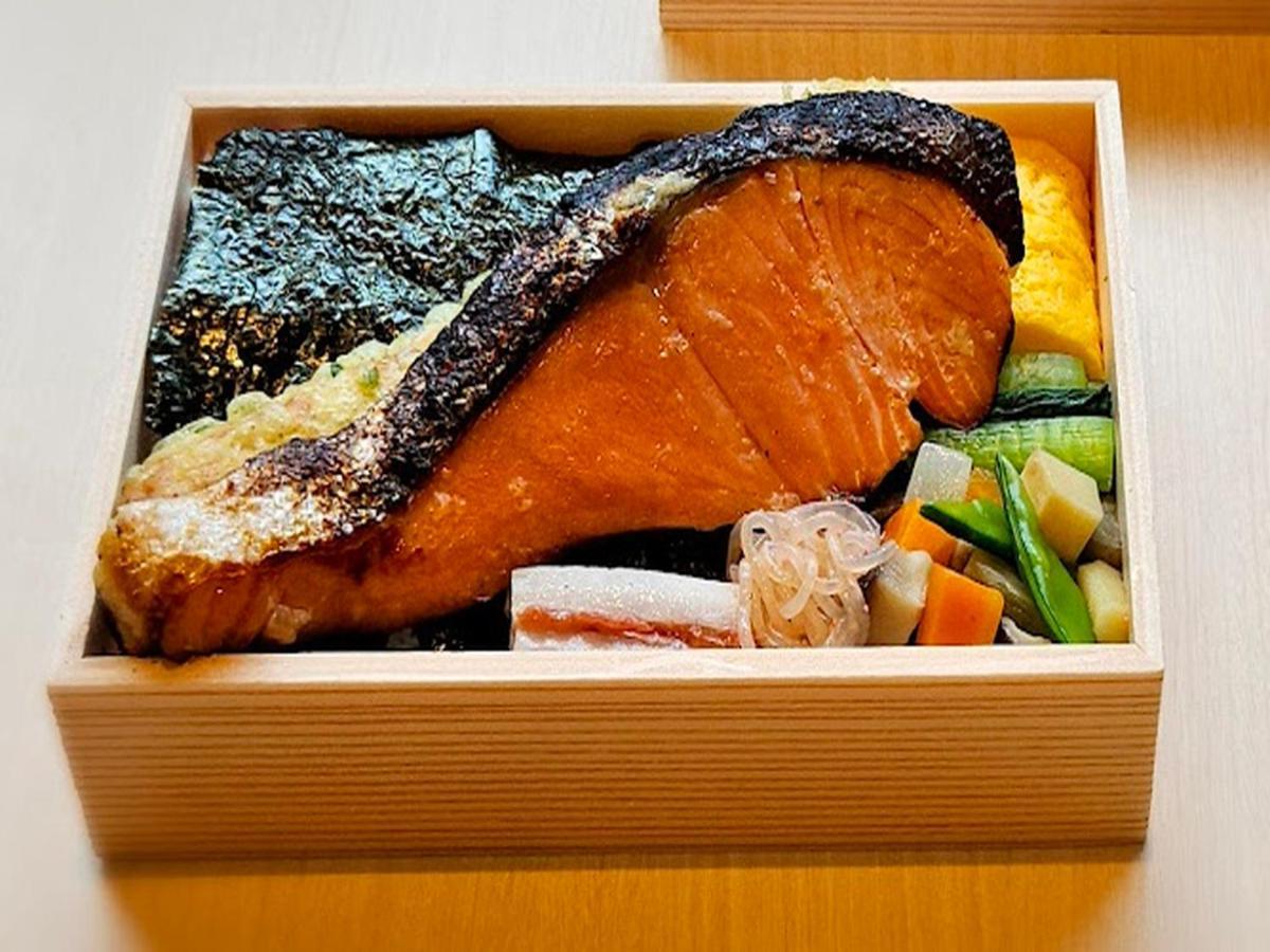 Apa Hotel Niigata Tsubamesanjo Ekimae Exteriör bild