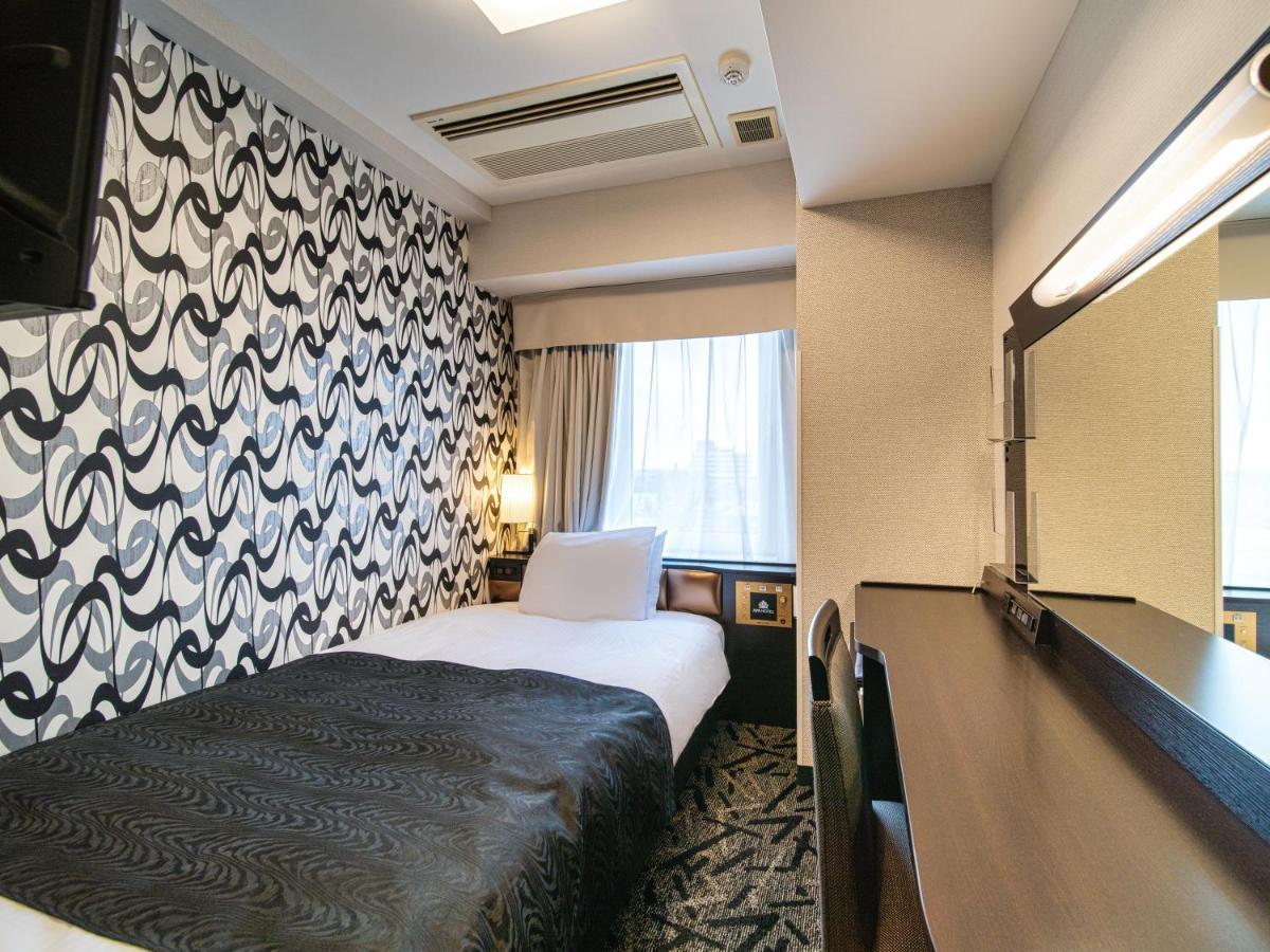 Apa Hotel Niigata Tsubamesanjo Ekimae Exteriör bild