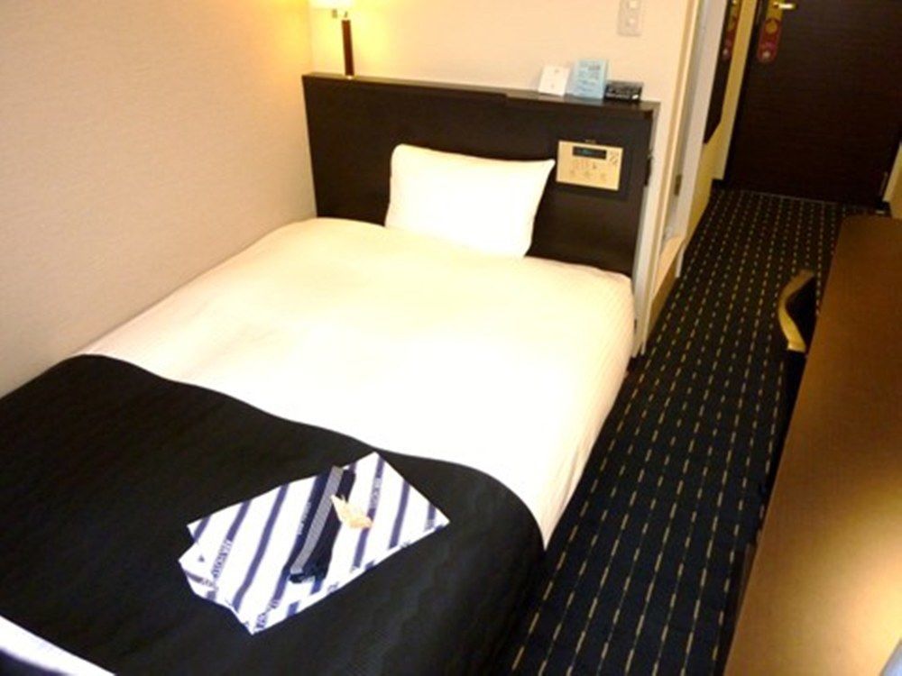 Apa Hotel Niigata Tsubamesanjo Ekimae Exteriör bild