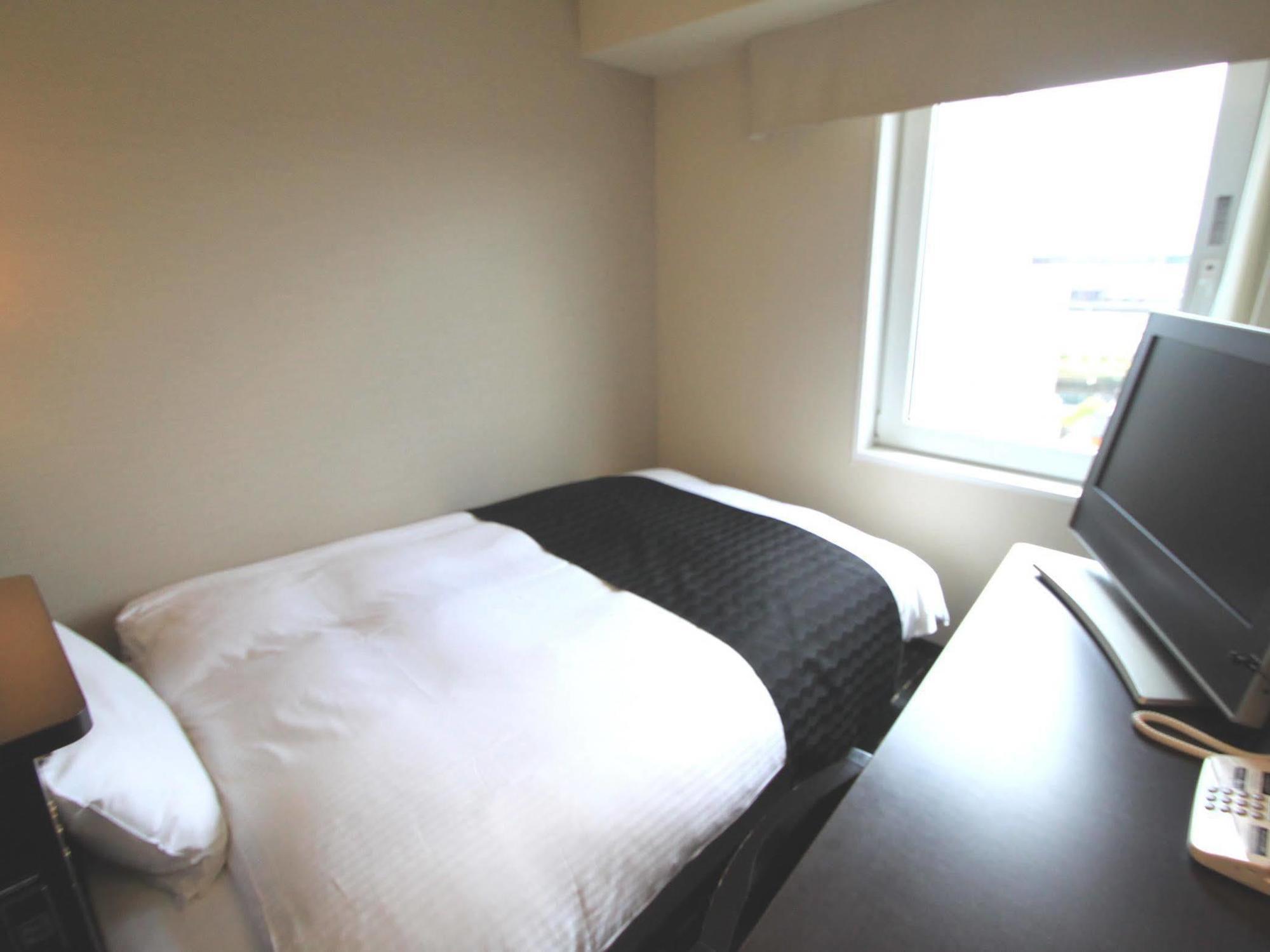 Apa Hotel Niigata Tsubamesanjo Ekimae Exteriör bild